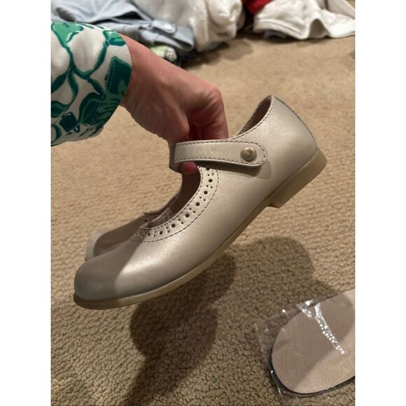 Footmates Emma Mary Jane’s soft gold 1.5y - Picture 7 of 9